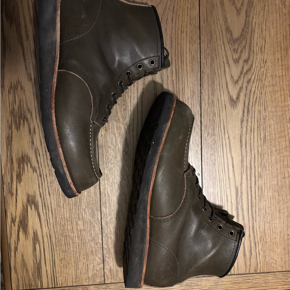 Red Wing 8828 Moc Toe boots